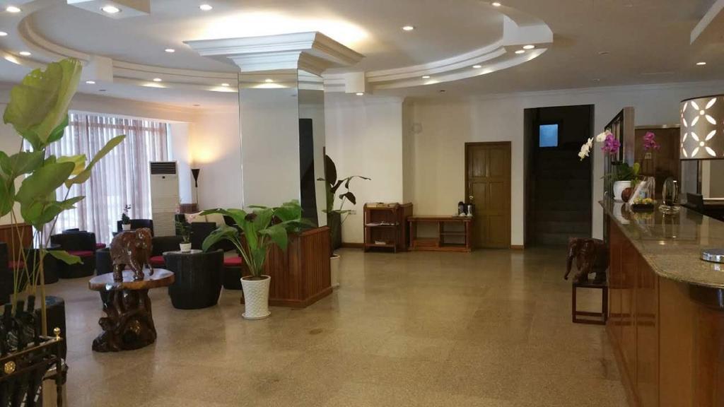 City Star Hotel Γιανγκόν Εξωτερικό φωτογραφία