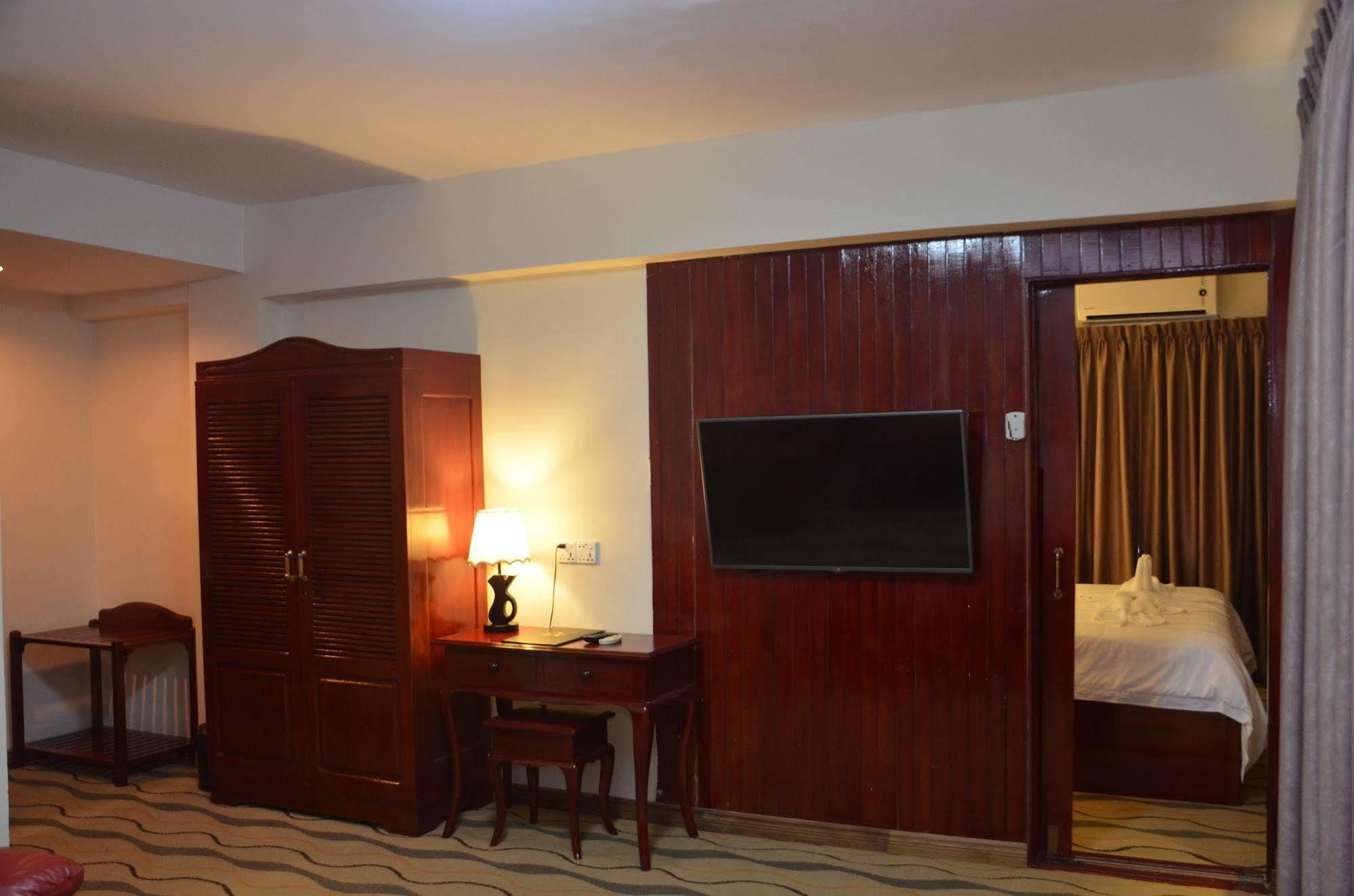 City Star Hotel Γιανγκόν Εξωτερικό φωτογραφία