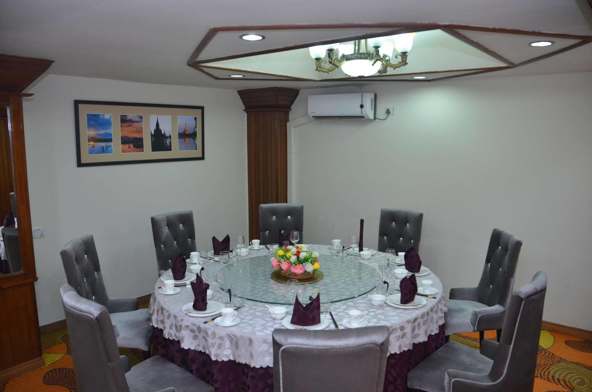 City Star Hotel Γιανγκόν Εξωτερικό φωτογραφία