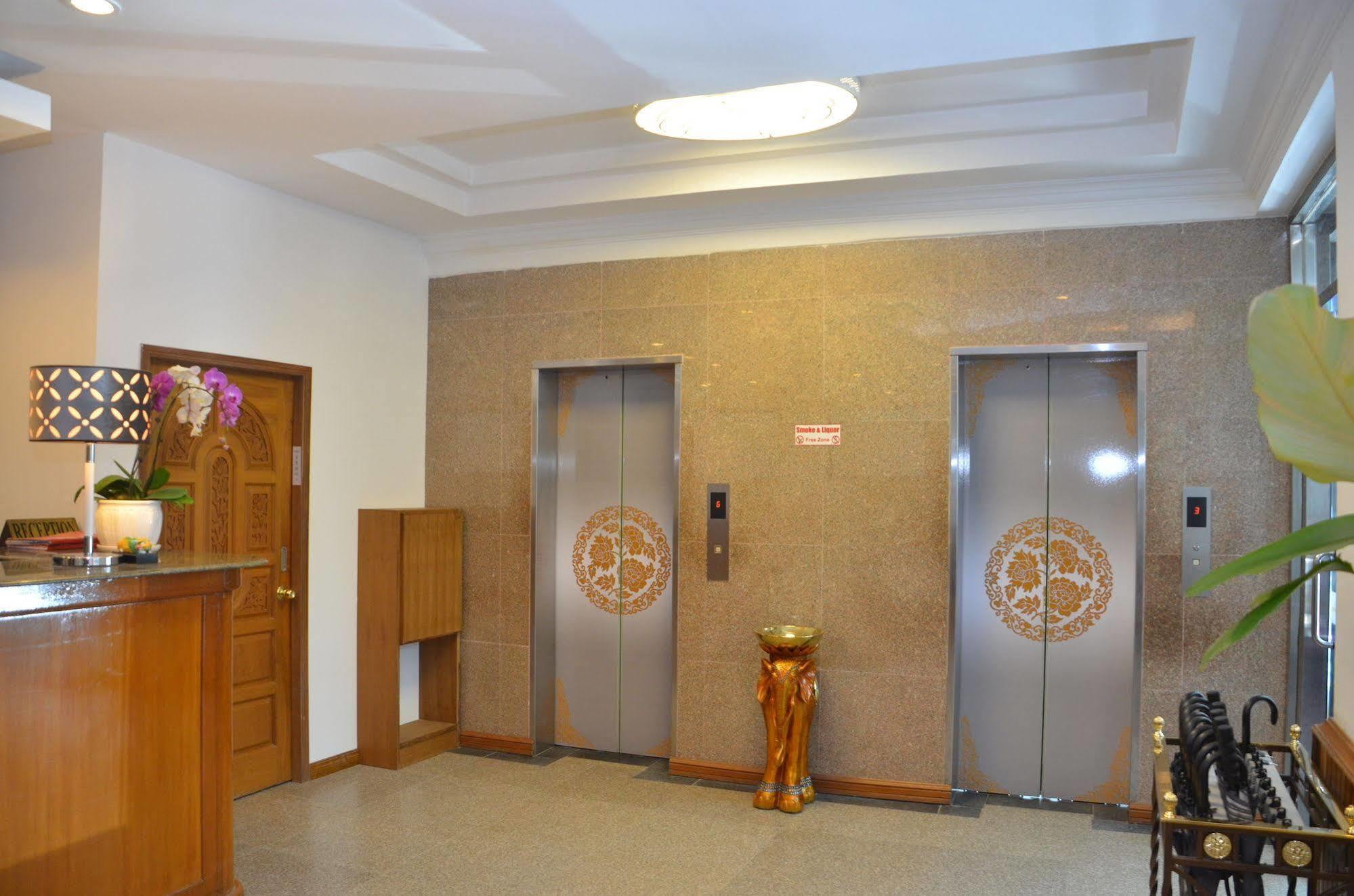 City Star Hotel Γιανγκόν Εξωτερικό φωτογραφία